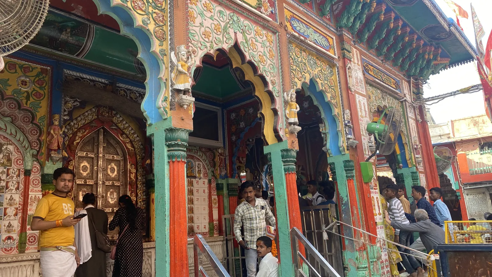 Hanuman Garhi, the hilltop temple of Lord Hanuman in Ayodhya