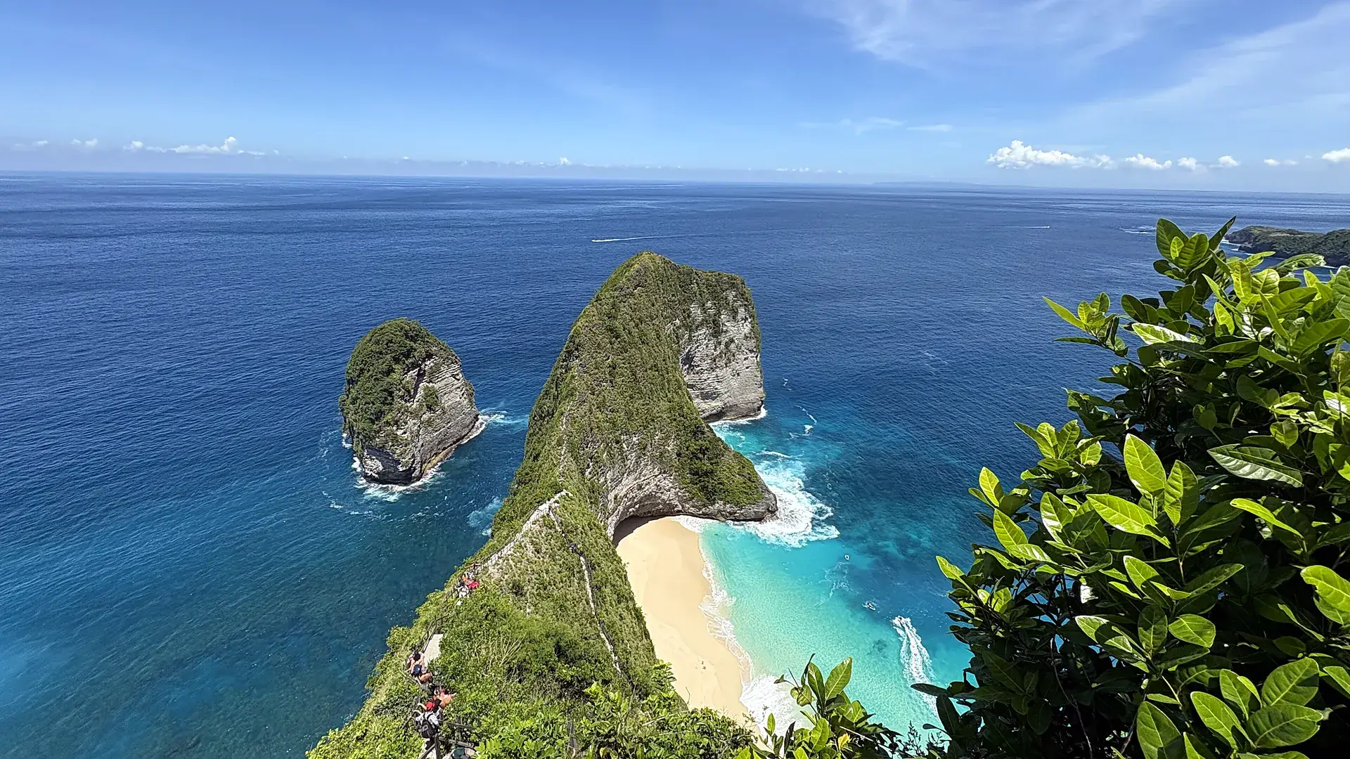 Bali Honeymoon Bliss — Private Pool Villa, Floating Breakfast & Nusa Penida Cruise