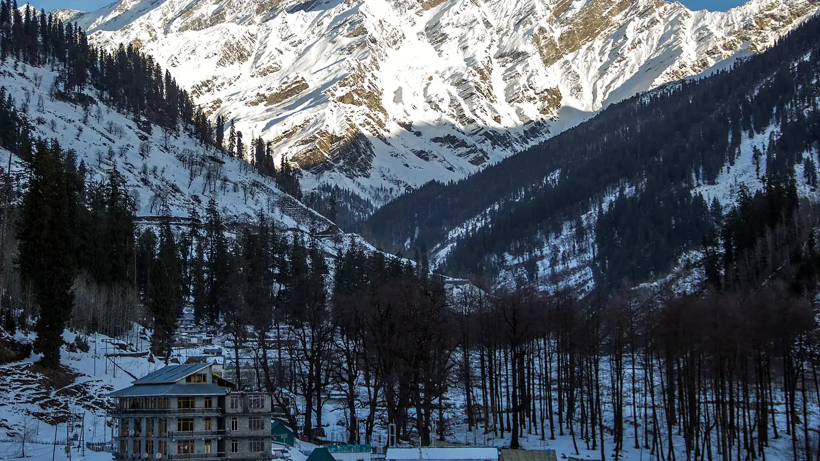 The mountains above Manali, the starting point for the Hampta Pass trek and a lovely place to rest afterwards