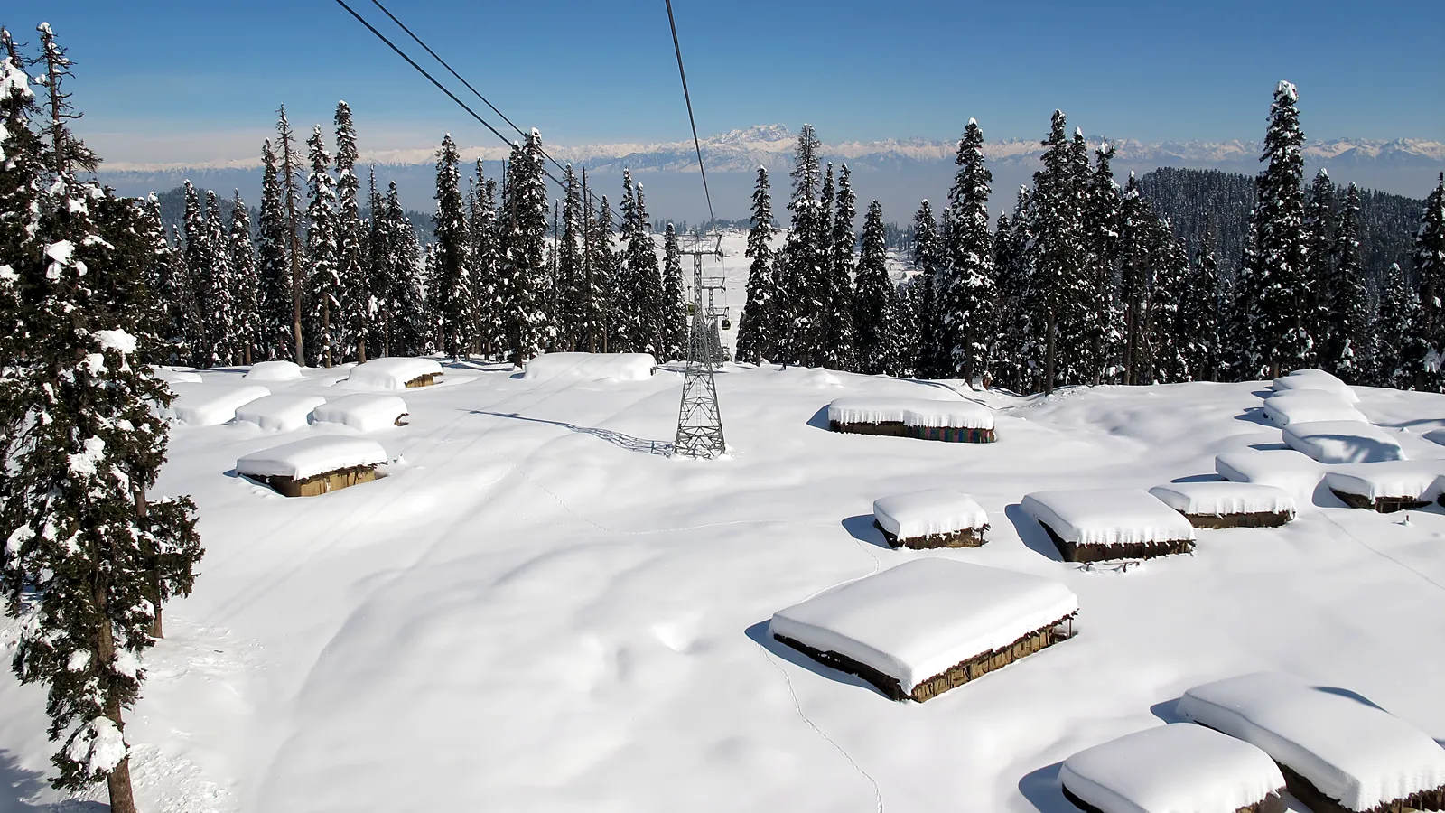 The Gulmarg Gondola carrying visitors up the slopes of Mount Apharwat, one of the highest cable cars in the world