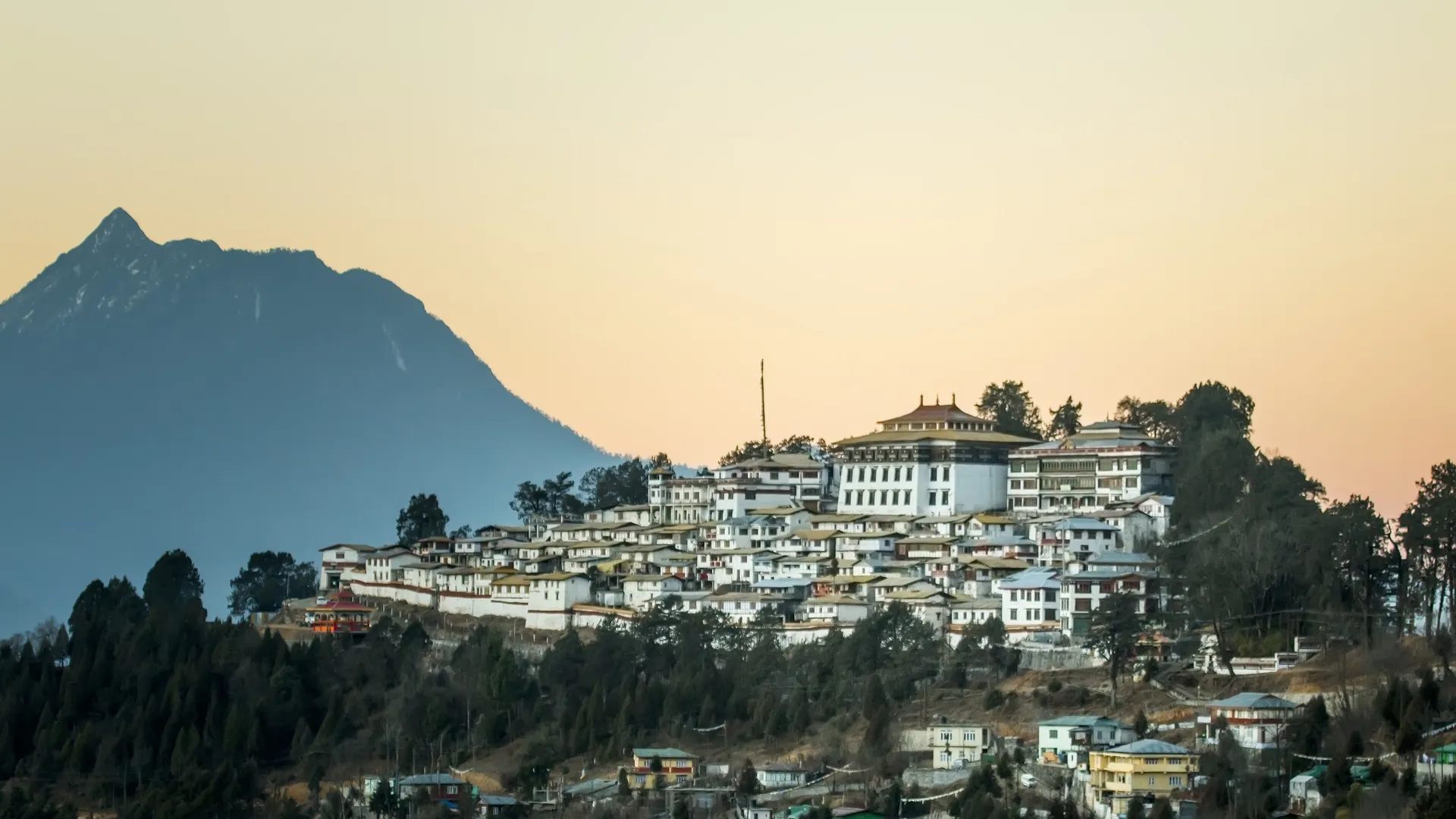 Tawang Trip: Arunachal's Great Monastery, Sela Pass, Madhuri Lake and a 7-Day Road Journey from Guwahati